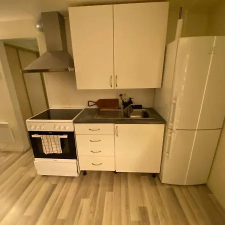 Cozy Flat Near Ishavskatedralen * トロムソ